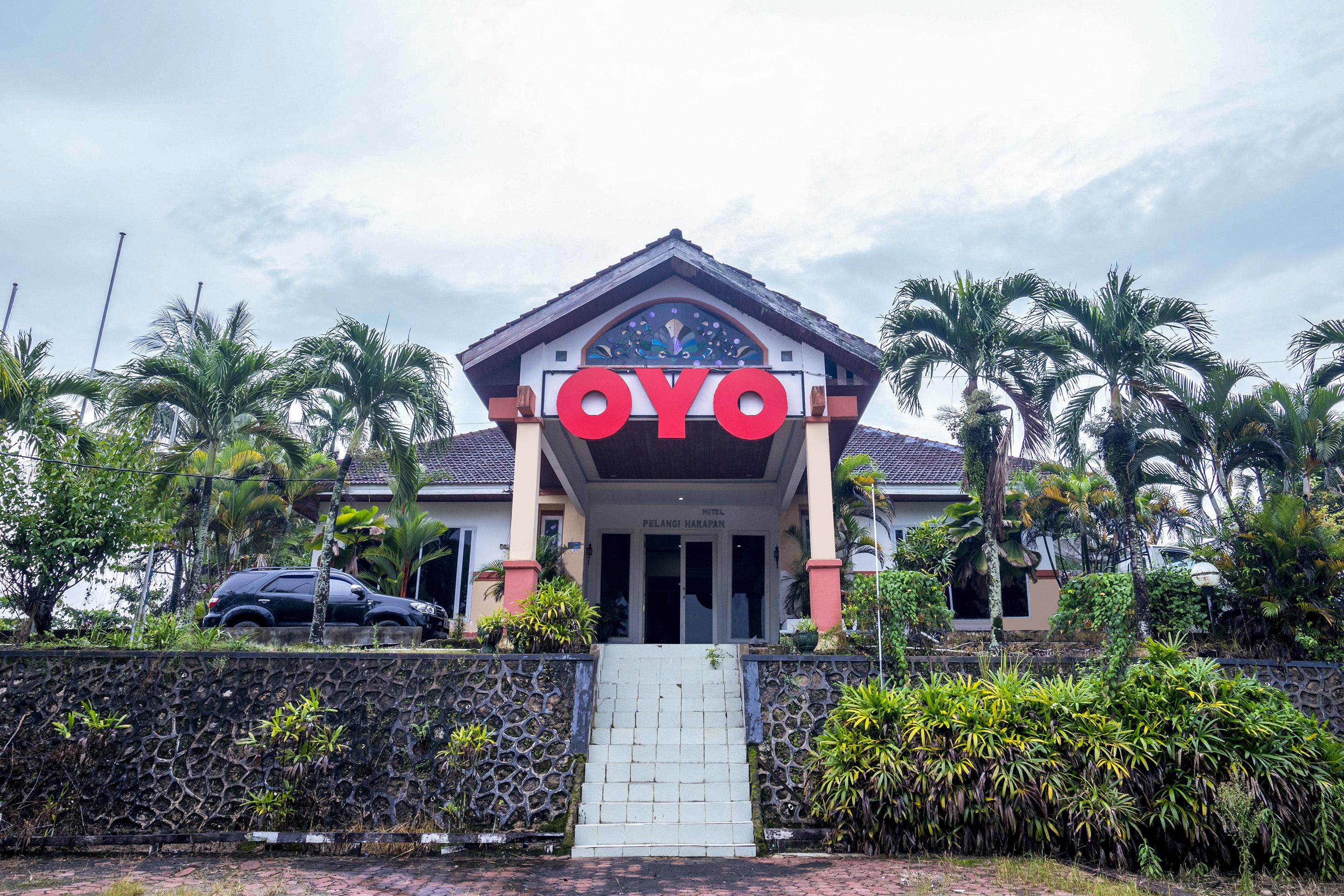Oyo 1989 Hotel Pelangi Harapan Samarinda Buitenkant foto